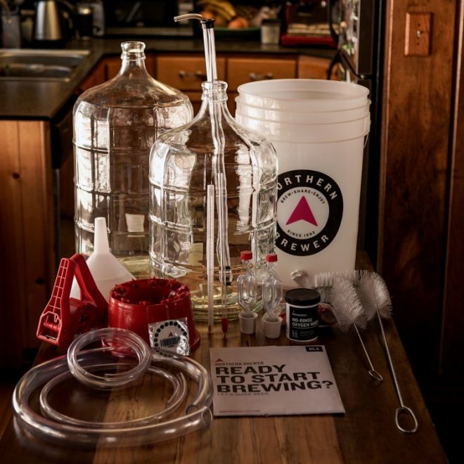 Los Mejores Kits de Inicio para Hacer Cerveza Artesanal en Casa